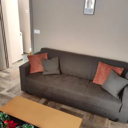 New Near Paradise Mall Apartment *